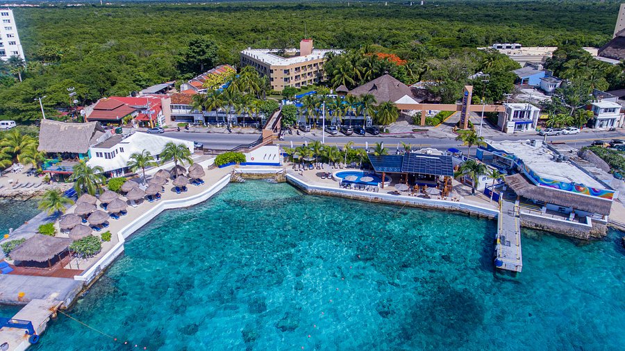Casa del Mar Cozumel hotel and dive resort with pool, tropical setting, and easy access to scuba diving sites.